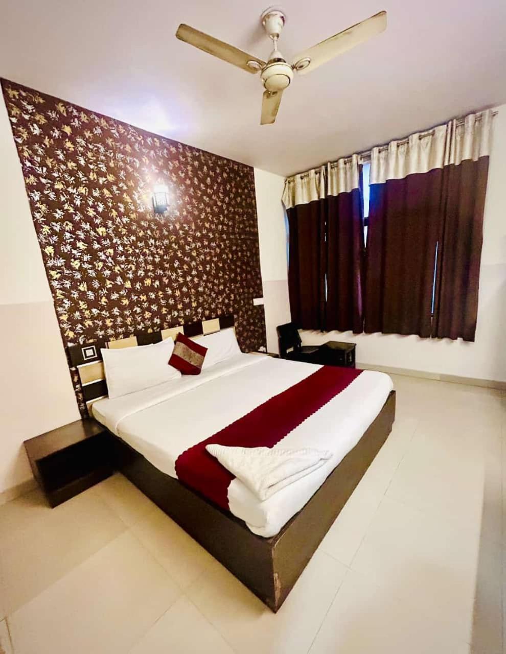 Hotel Airport City New Delhi Extérieur photo